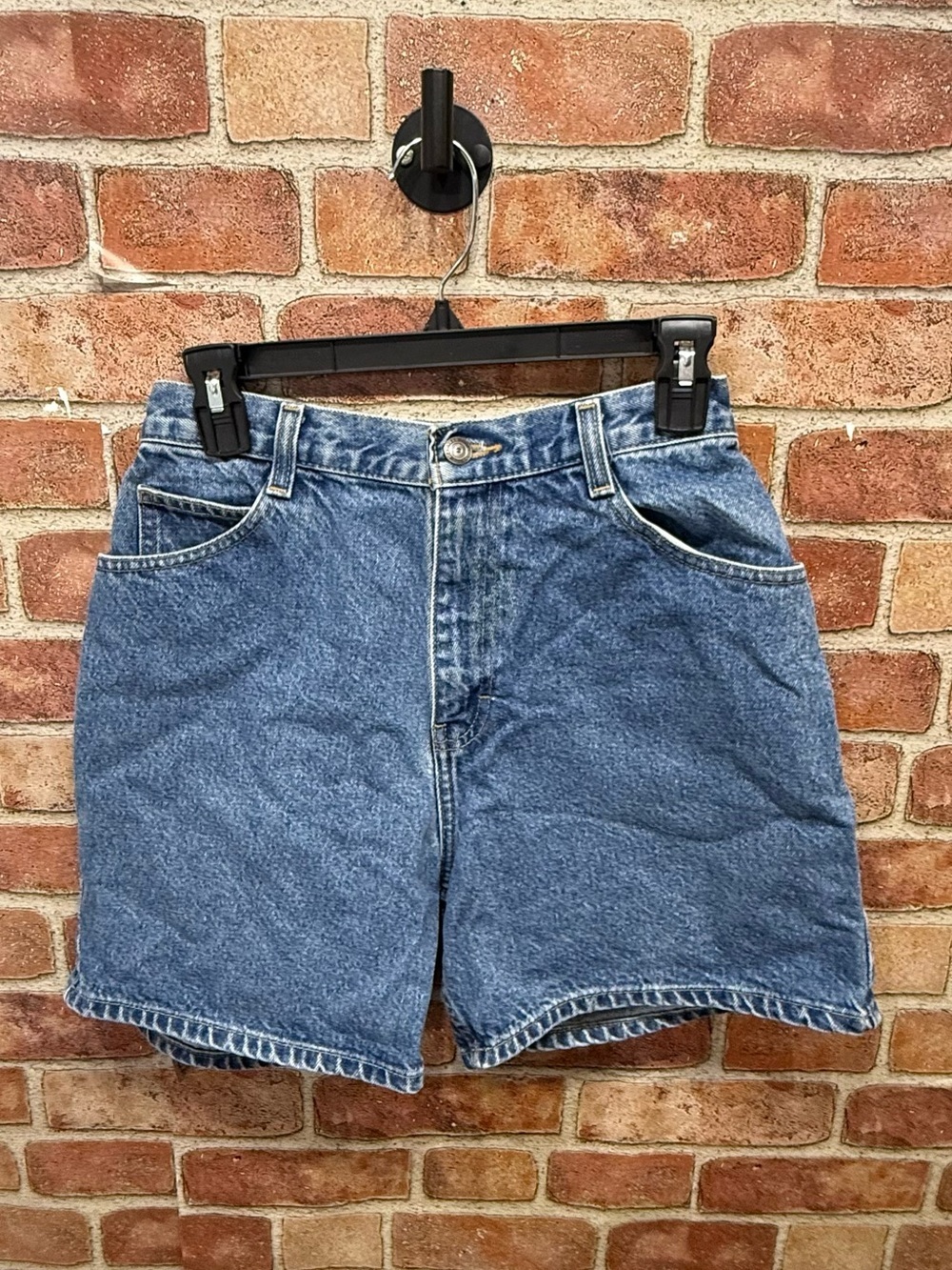 Vintage medium/dark wash high waist 80’s retro mom denim Jean shorts -Gitano